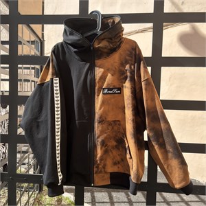{{productViewItem.photos[photoViewList.activeNavIndex].Alt || productViewItem.photos[photoViewList.activeNavIndex].Description || 'Худи BF WorldWide - Stripes in the cold'}}