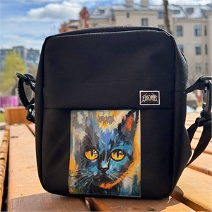 {{productViewItem.photos[photoViewList.activeNavIndex].Alt || productViewItem.photos[photoViewList.activeNavIndex].Description || 'Сумка мессенджер BF WorldWide - The Fiery Cat'}}